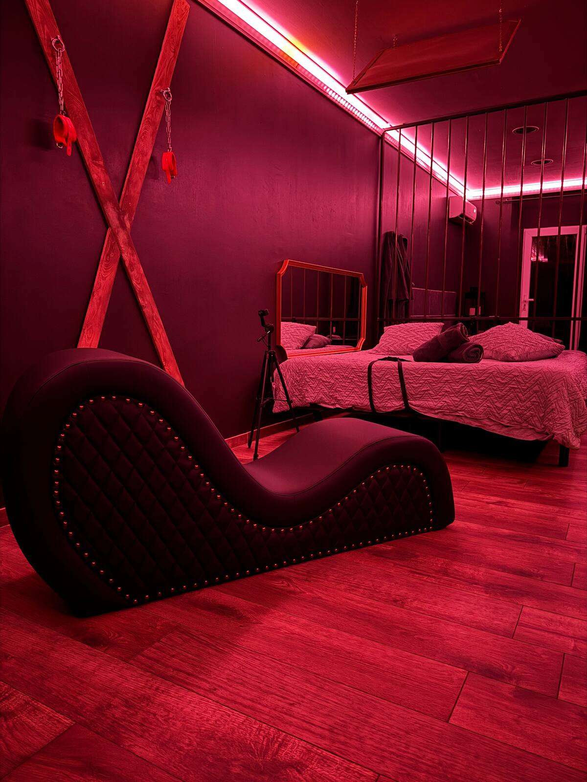 Ambiance Rouge - Suite 50 Nuances - L'Everest Rooms