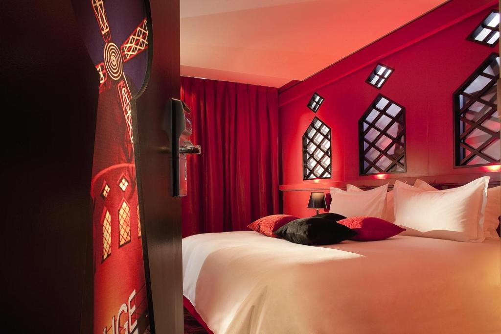 Lit XXL - Chambre Moulin Rouge - Secret de Paris Hotel & Spa**** 