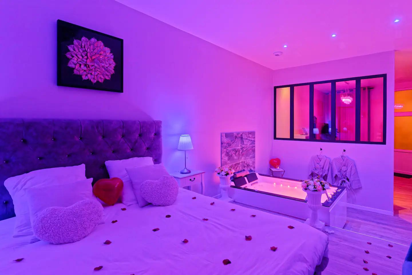 Chambre & Baignoire Balnéo - Suite Nuit d'Amour - Romance SPA Le Havre