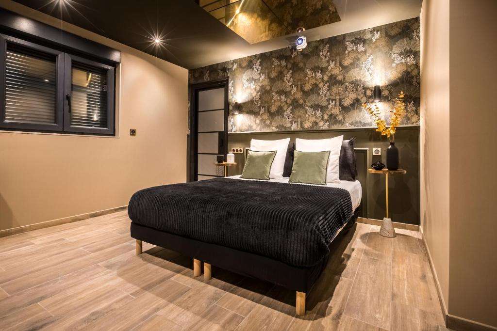 Lit avec Miroir au plafond - Le Clandestin Arras