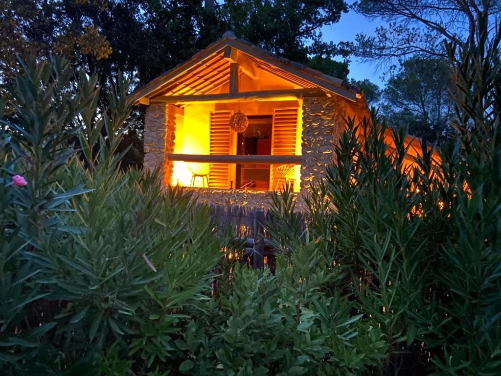 Room 32 à Lorgues - Chambre romantique pour couple
