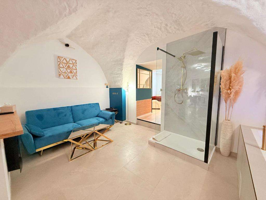 Salon & Salle d'eau - La Love Room X