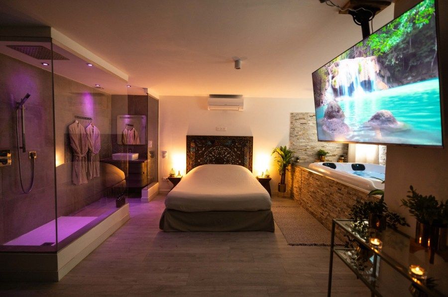 La Perla Secreta à Grabels avec jacuzzi privatif - Chambre romantique pour couple