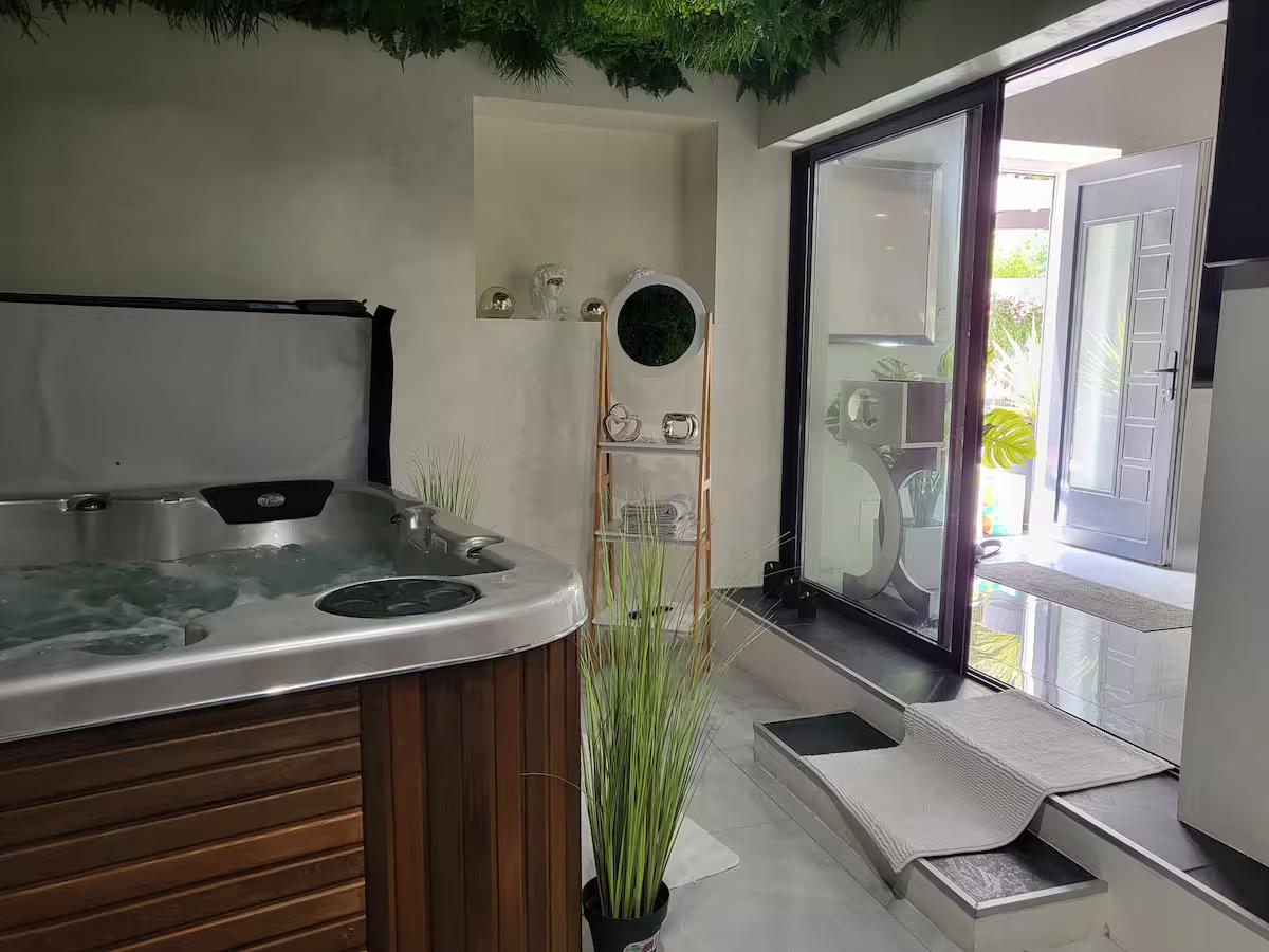 Jacuzzi - Love Room Valence - Maloveroom
