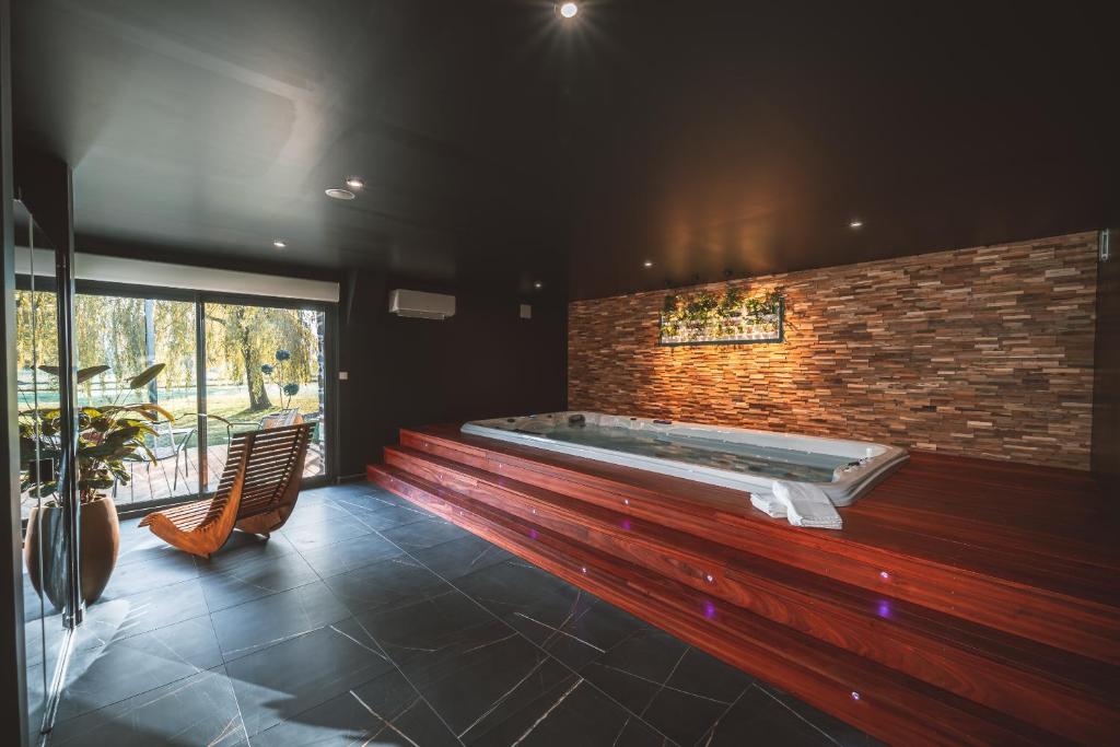 Spa de Nage - Le Secret de L'Élixir