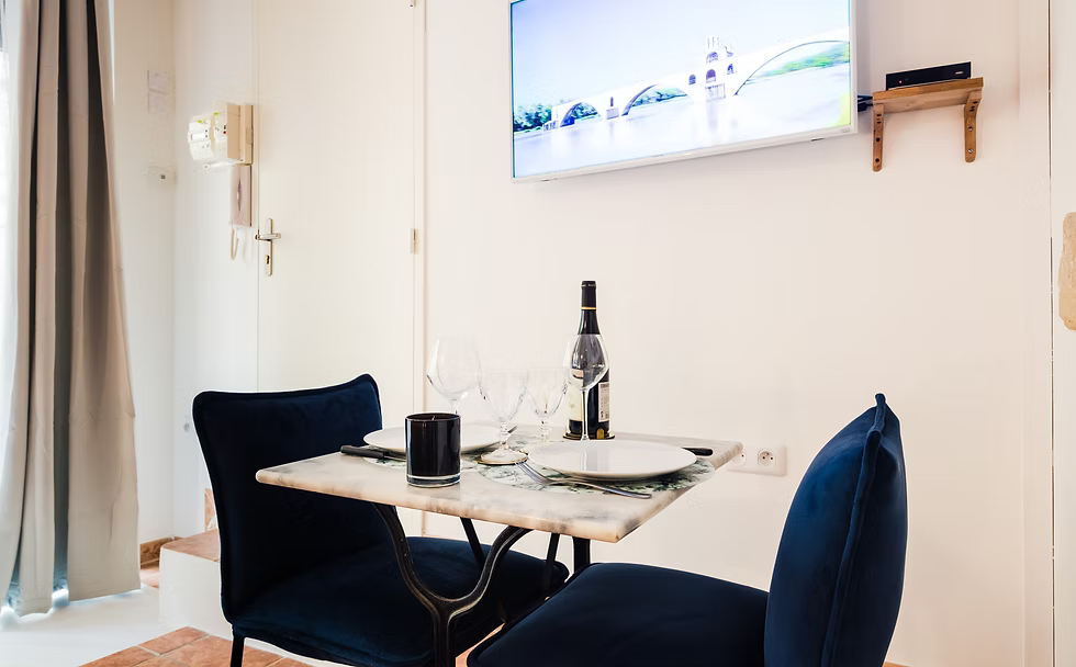 Coin repas - La Suite 25 - Les Précieuses Avignon