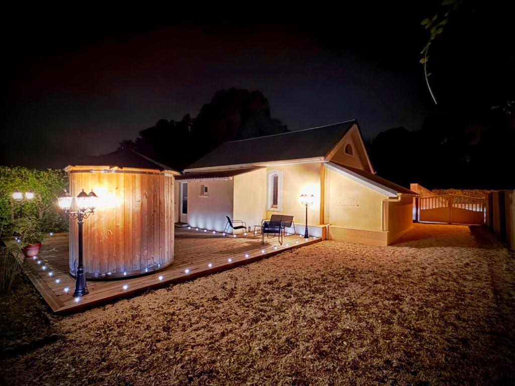 Extérieur - Vue d'ensemble -  La Lovrette