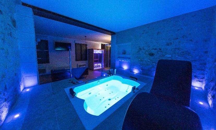 Balnéo & Fauteuil Tantra - L'indiscrète - Love Room Tours