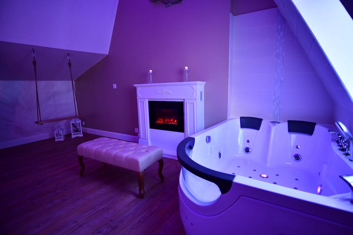 Baignoire Balnéo - Suite Sweet Love - Résidence du Pélican