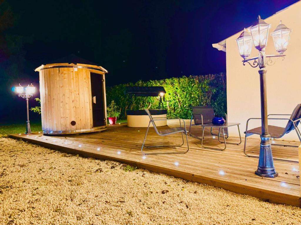 Extérieur - Terrasse & Sauna -  La Lovrette