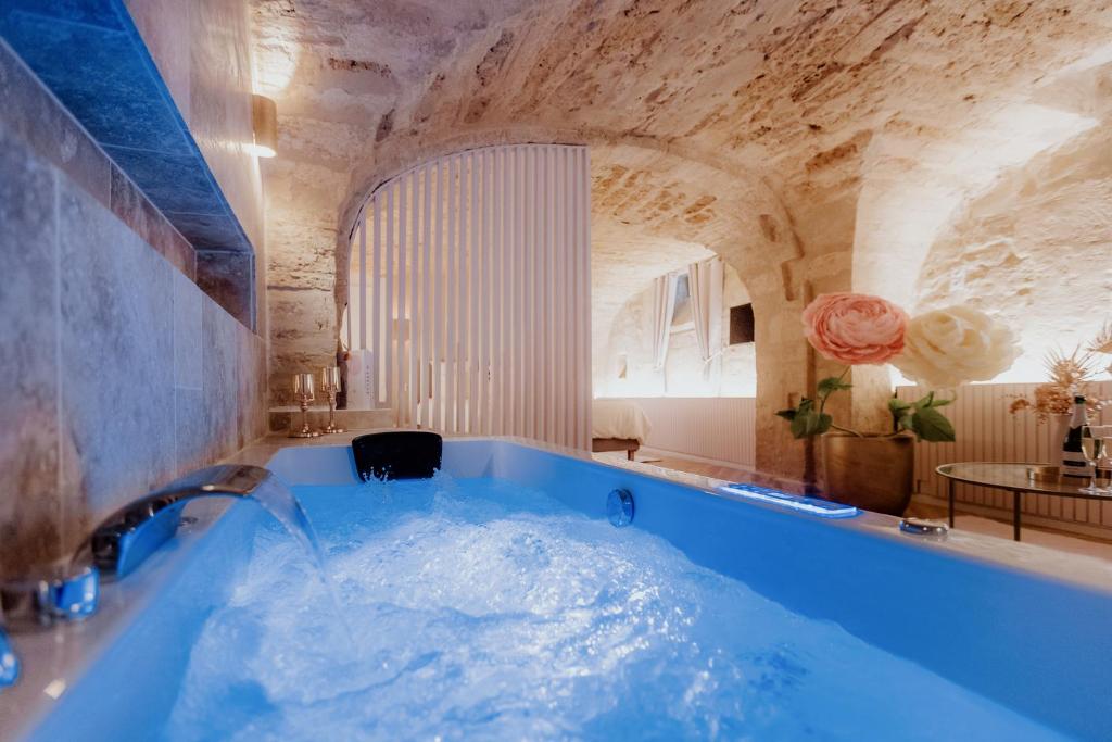 Baignoire Balnéo - Suite Venusa Saint Roch