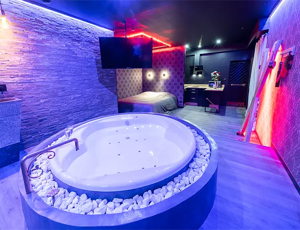 Suite Romantique - Cupidon Love Room à Vesoul - Chambre romantique pour couple