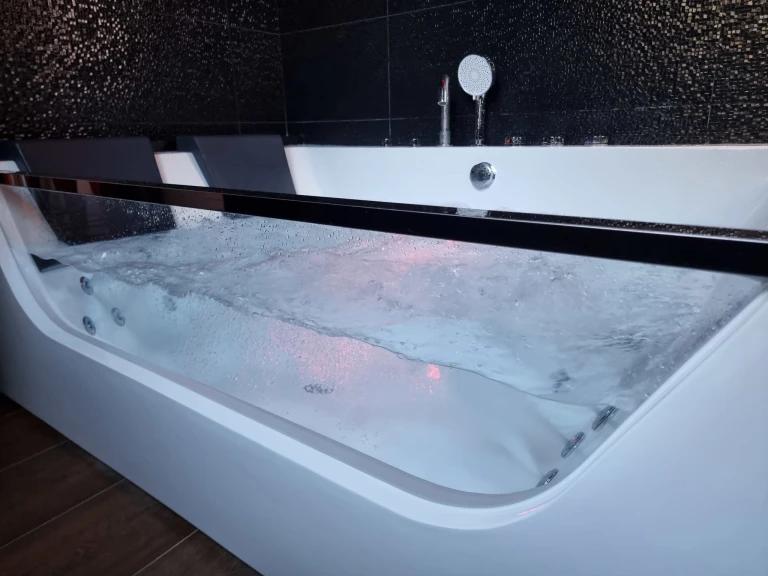 Baignoire Balnéo - Le Jardin - La Bayeuzen