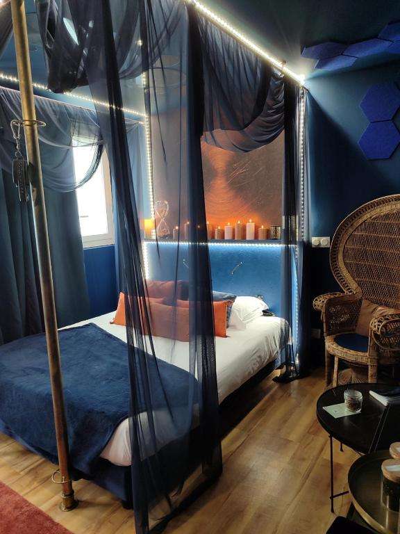 Lit à Baldaquin - Studio 50 Nuances - Votre Expérience Insolite