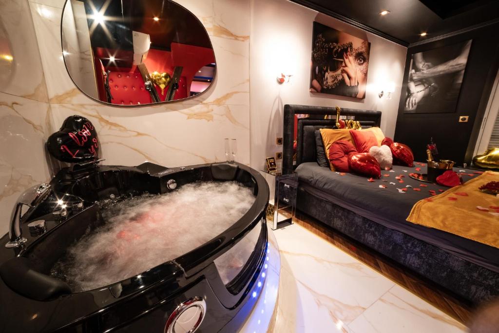 Baignoire Balnéo & Lit - Sensual Room - Sensual Room & Spa