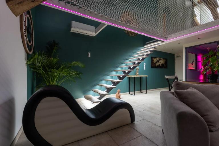 Salon avec Fauteuil Tantra - Loft Kiss - Espace Evasions