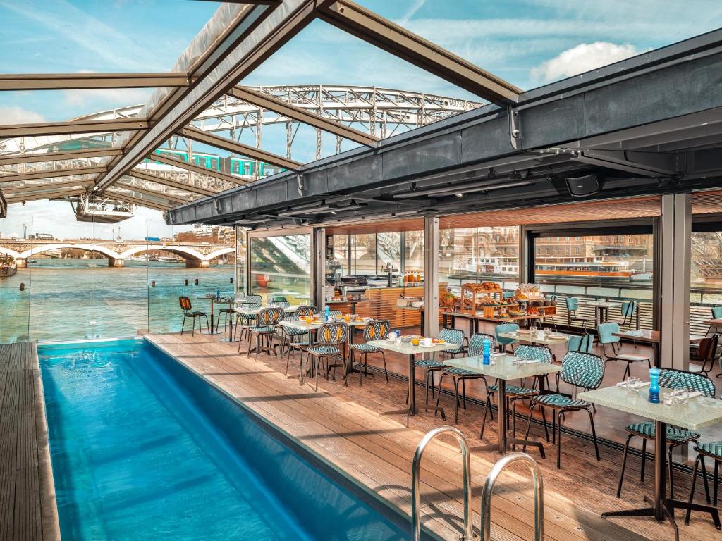 Piscine - Bar - Restaurant - Off Paris Seine 