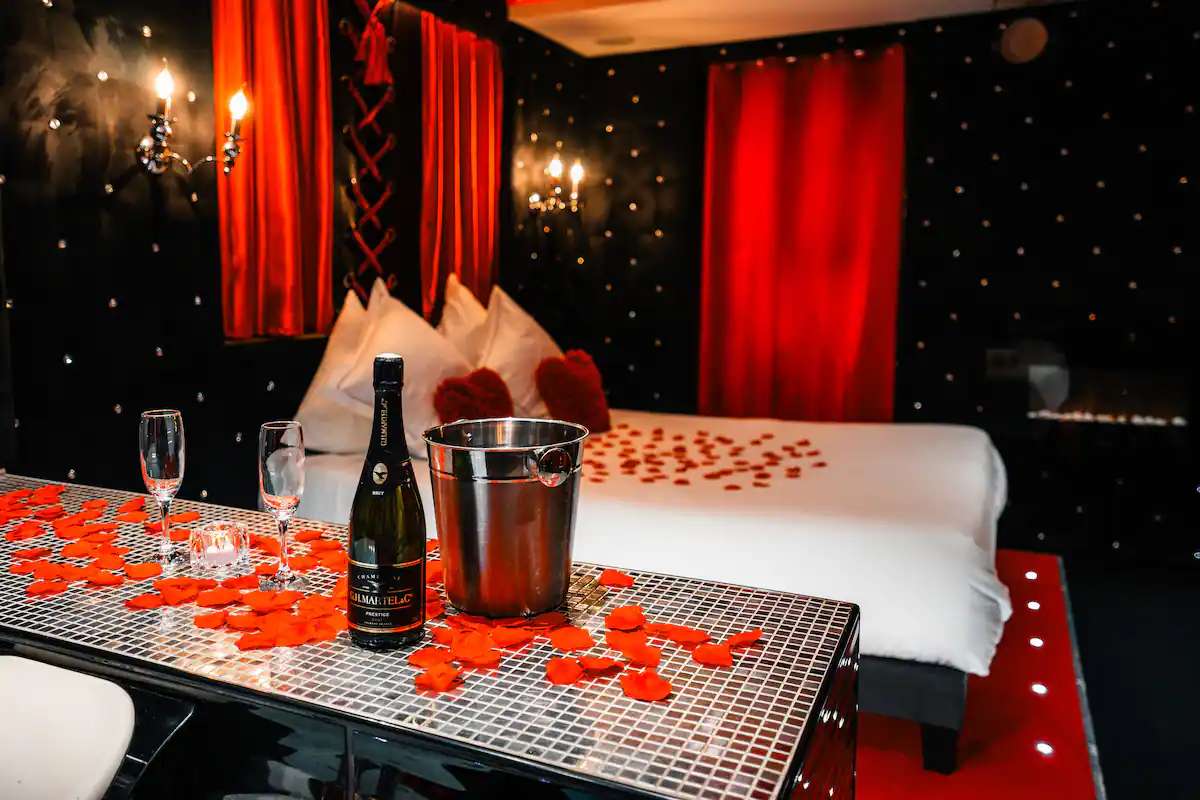 Champagne  -  Le Cabaret VIP Spa