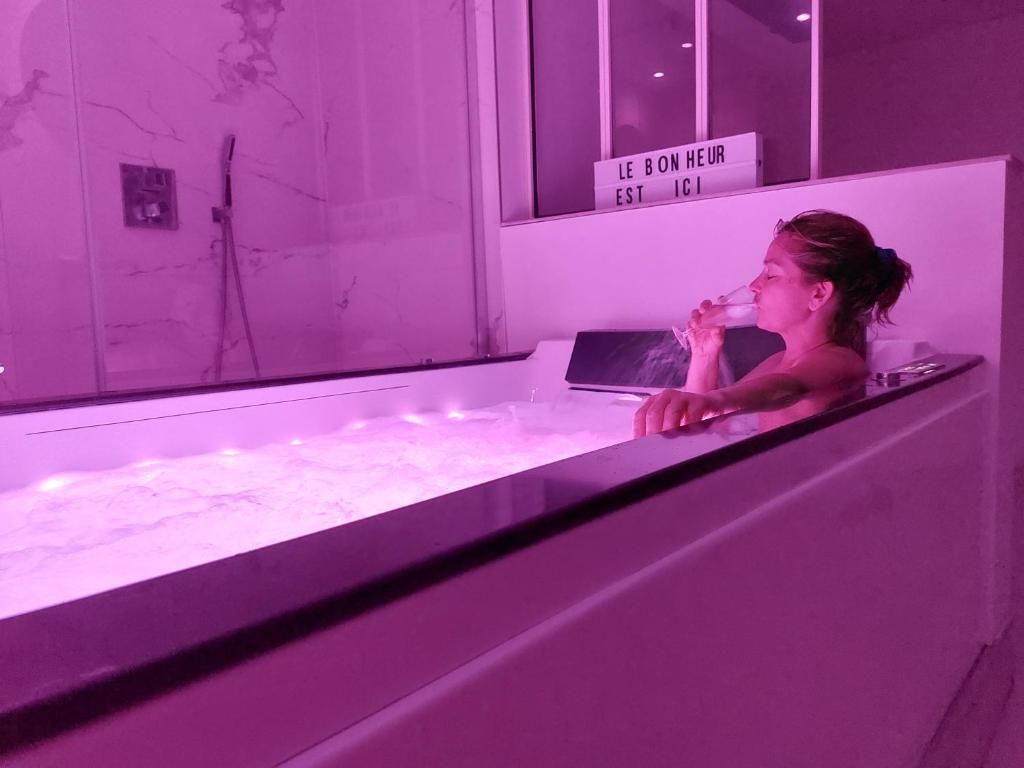 Love Room White à Angers - Chambre romantique pour couple