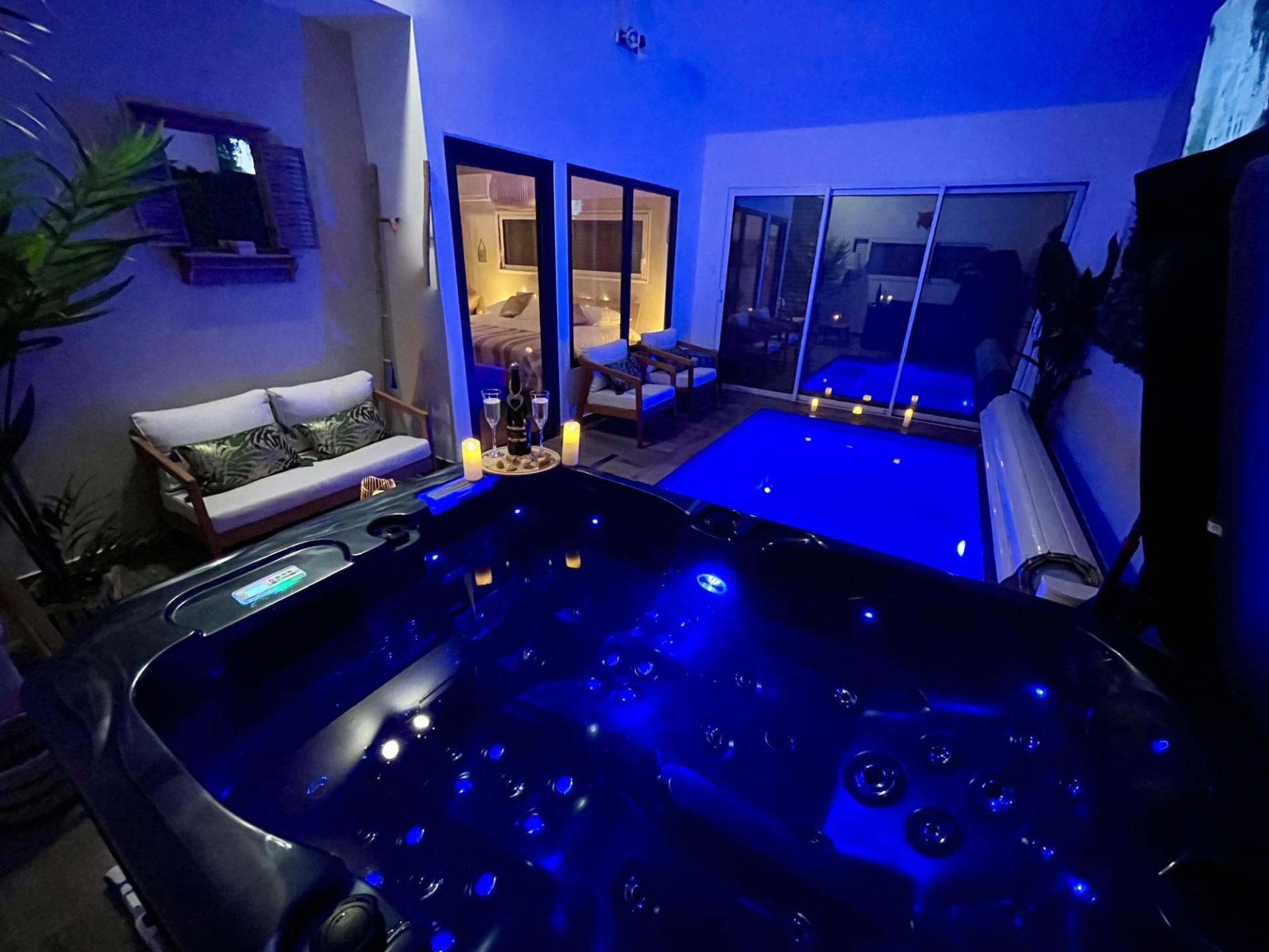 L'Oiseau du Paradis à La Chapelle des Marais avec jacuzzi privatif - Chambre romantique pour couple