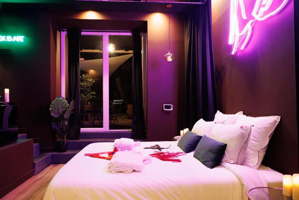 Chambre - Suite Aphrodisia - ambiance interdite - Just For Us