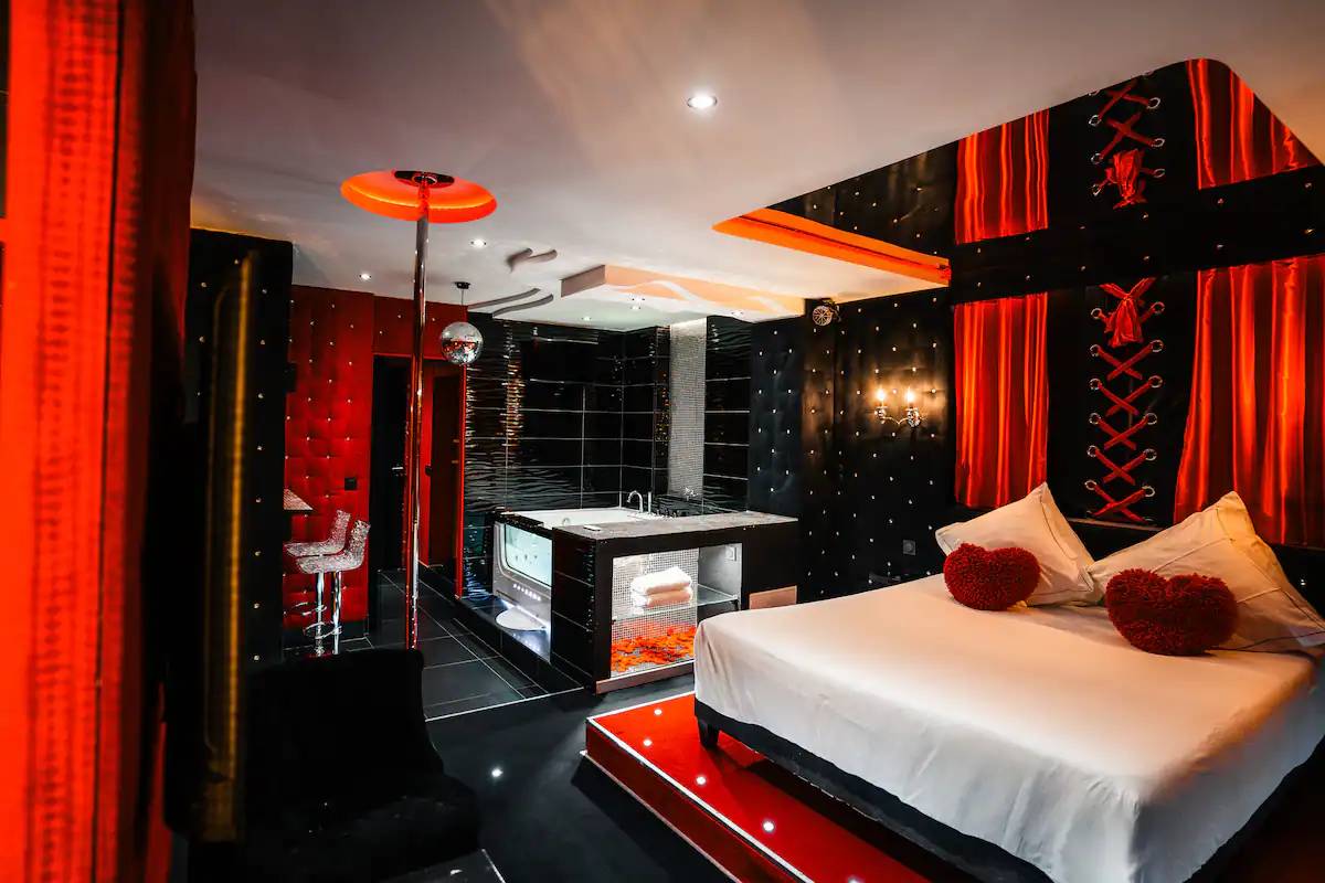 Le Cabaret VIP Spa - Love Room