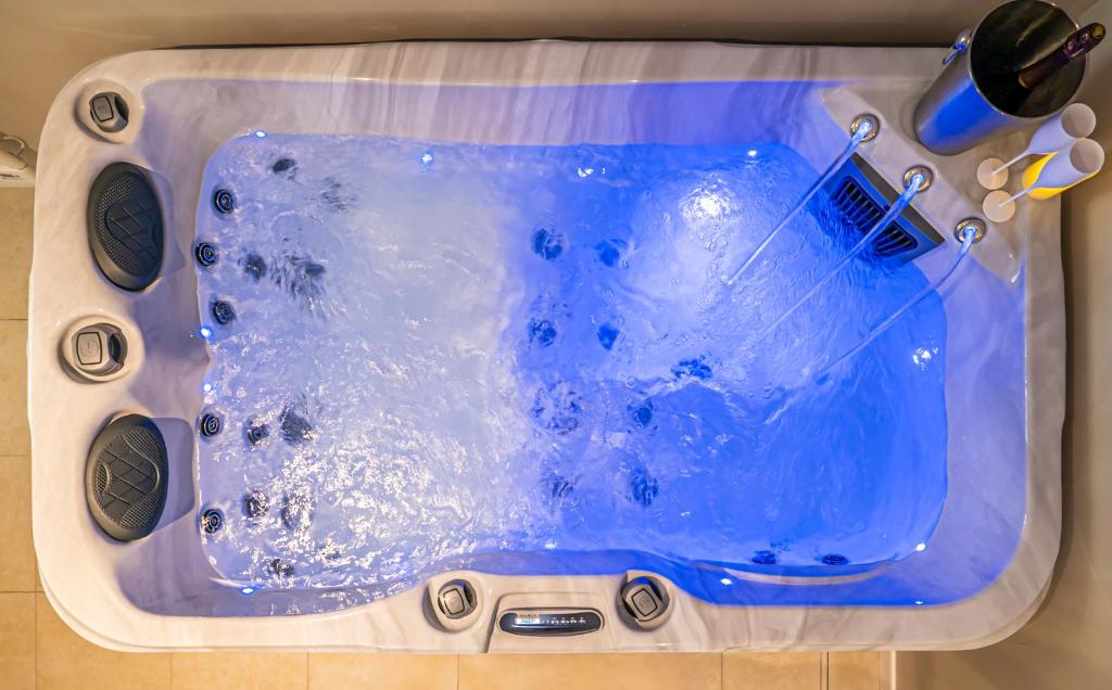 Jacuzzi  - Love Room - La Grange de Clyna