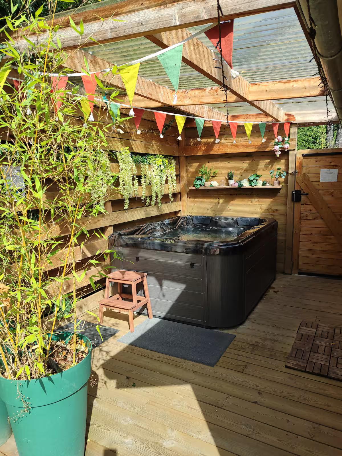 Jacuzzi Spa - Châlet Nature & Spa - Votre Expérience Insolite