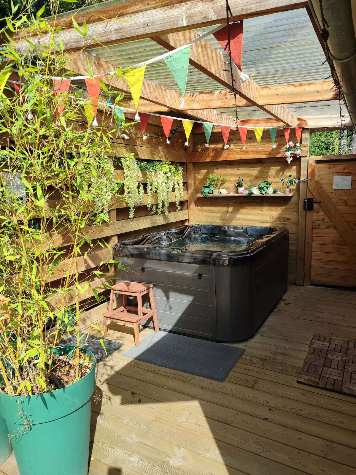 Jacuzzi Spa - Châlet Nature & Spa - Votre Expérience Insolite