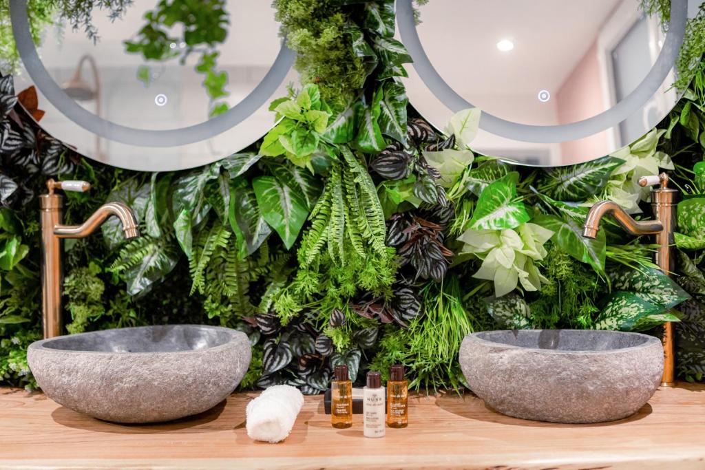 Vasque salle d'eau - Suite Venusa Comédie