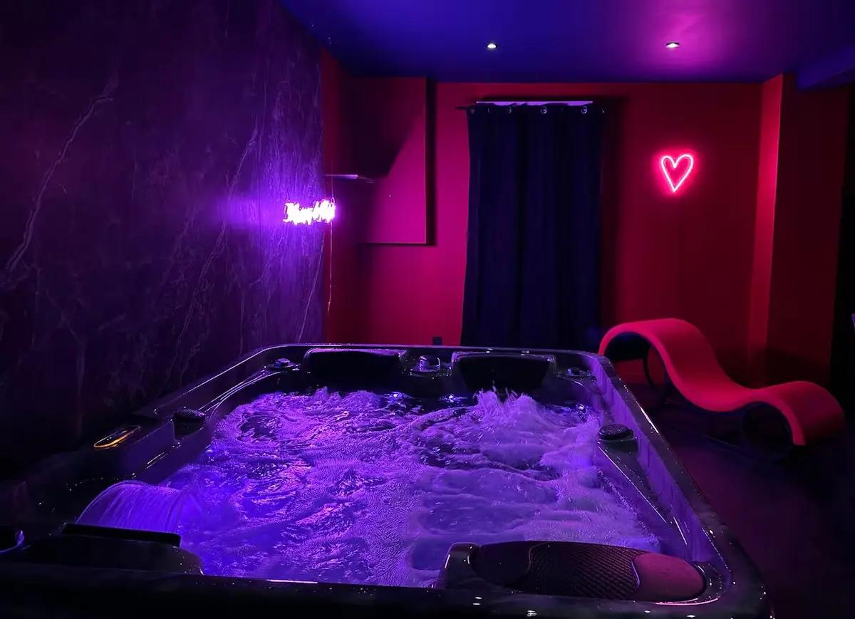 Jacuzzi - 50 Nuances de Plaisir