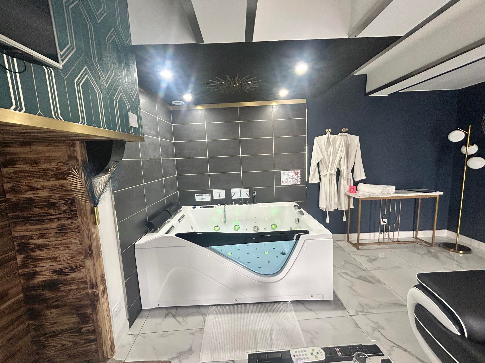 Jacuzzi - Le P'tit Quiou