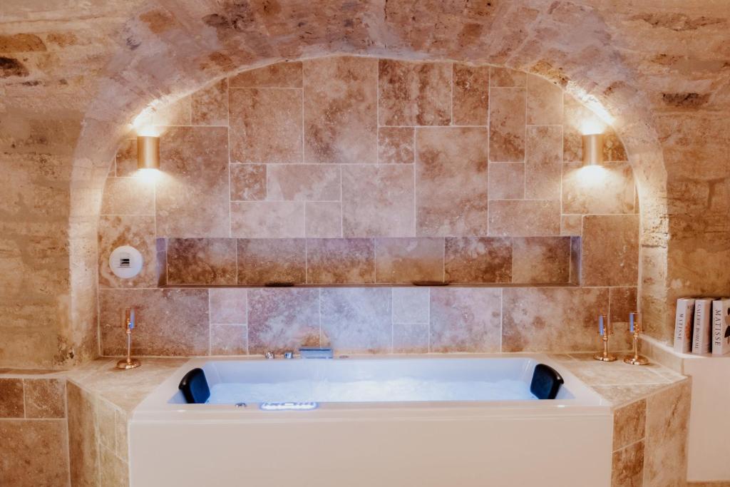 Baignoire Balnéo - Suite Venusa Saint Roch