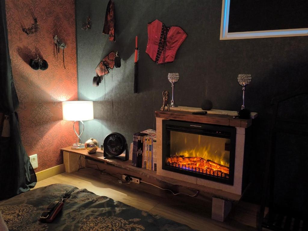 Chambre & Cheminée électrique - Le Boudoir de Cormelles