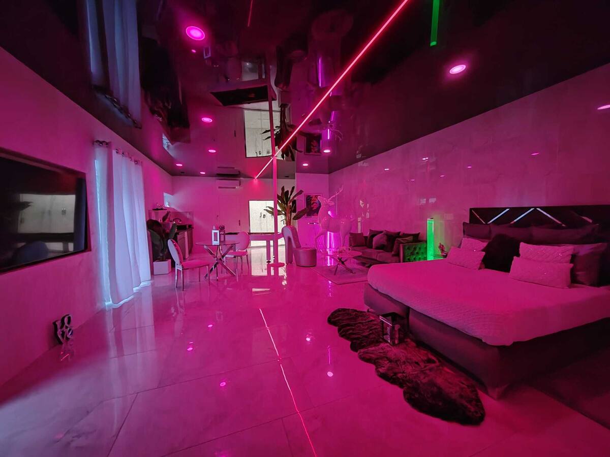 Love Room Valence à Beaucroissant - Chambre romantique pour couple