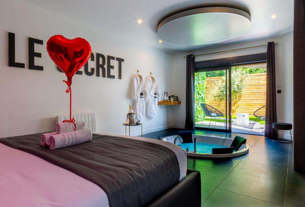 Chambre avec Balnéo - Le Secret Nantes