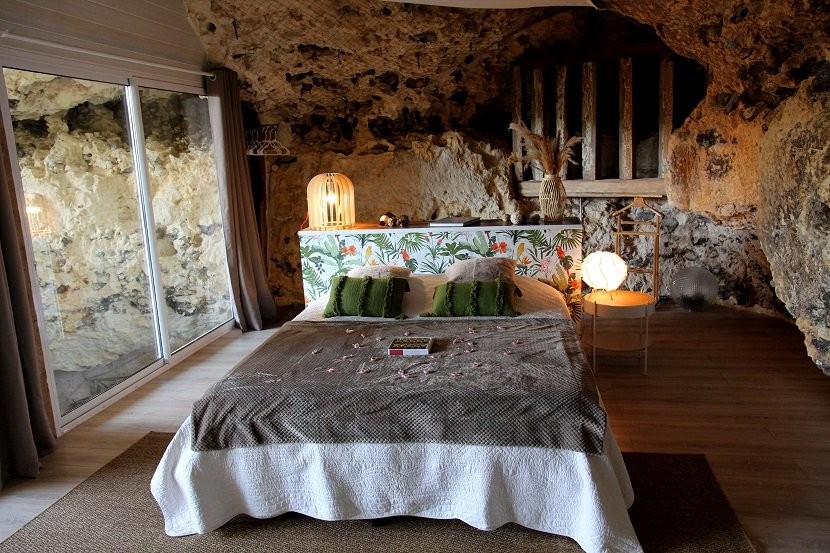 La Suite des Fouleries à Châteaudun avec jacuzzi privatif - Chambre romantique pour couple