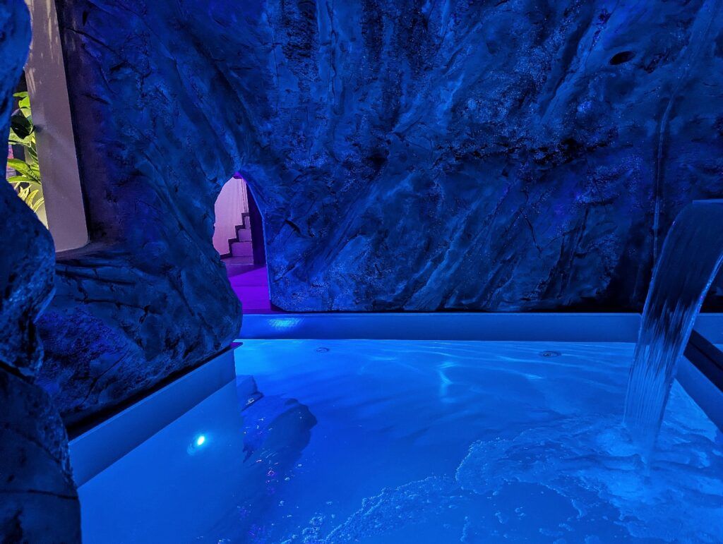 Piscine intérieure - Espace Bien-être - Le Loft - Les Secrets du Castel