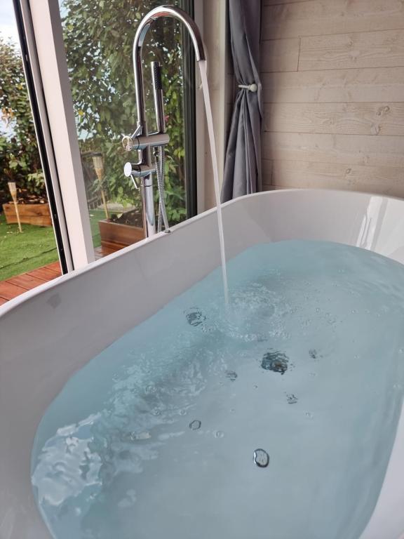 Baignoire Balnéo vue mer - La Mer - La Bayeuzen