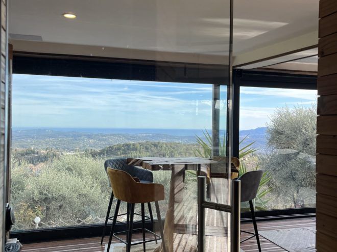 Coin Repas & Vue Panoramique - La Suite Bien-Être - Mas des Oliviers