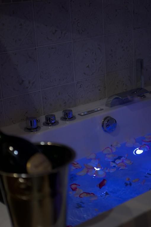 Baignoire Balnéo & Champagne - Bali Mon Amour - Parenthèse Love