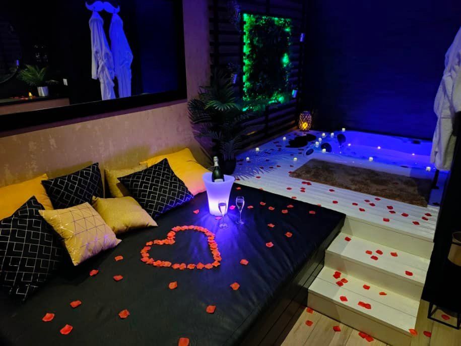 La Gaillardise à Brive-la-Gaillarde avec jacuzzi privatif - Chambre romantique pour couple