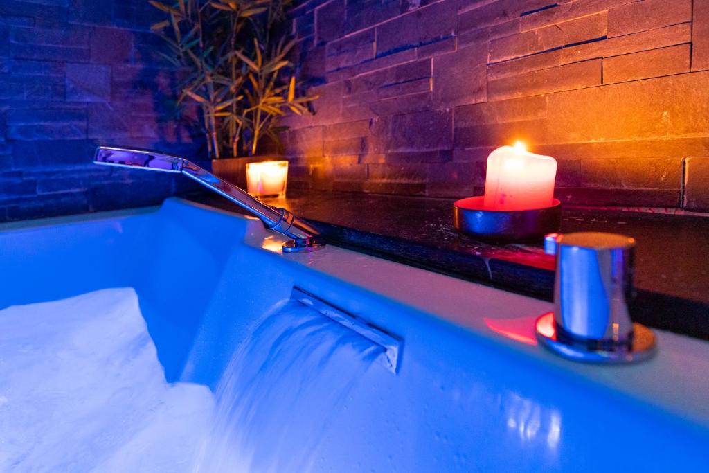 Baignoire Balnéo - Appartement Spa Privatif - Spa Privatif Dijon