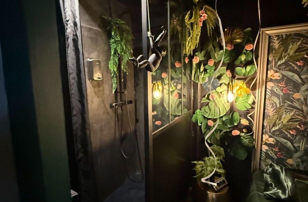 Douche - Love Room Amazone - L'Everest Rooms