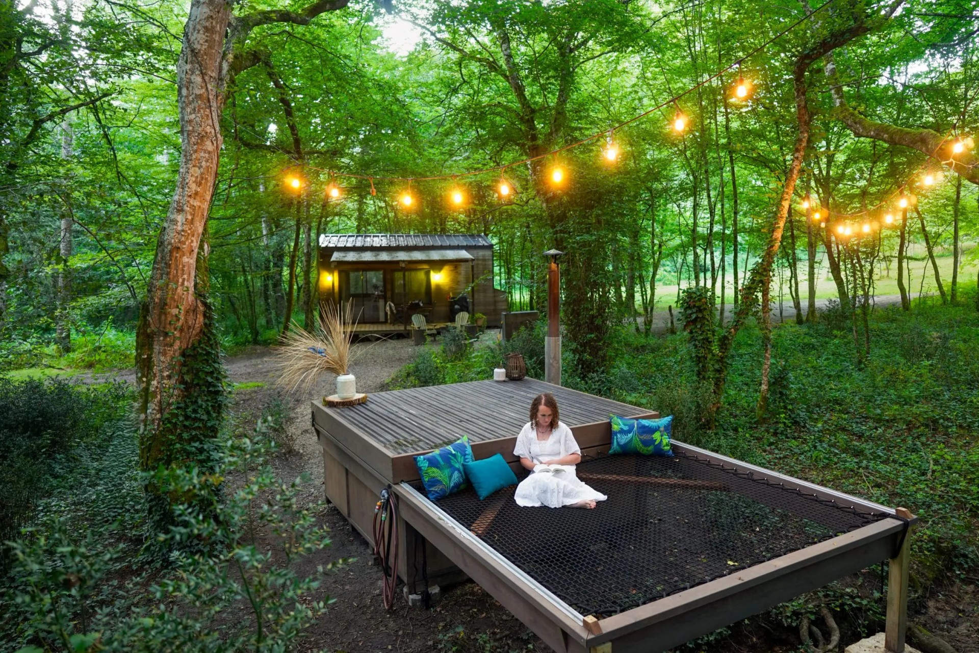 Tiny House Lumen à Saint-Martin-Curton avec jacuzzi privatif - Chambre romantique pour couple