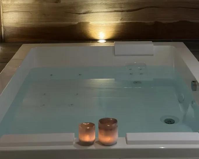 Baignoire Balnéo - L'Authentique - L'Orée des Lys