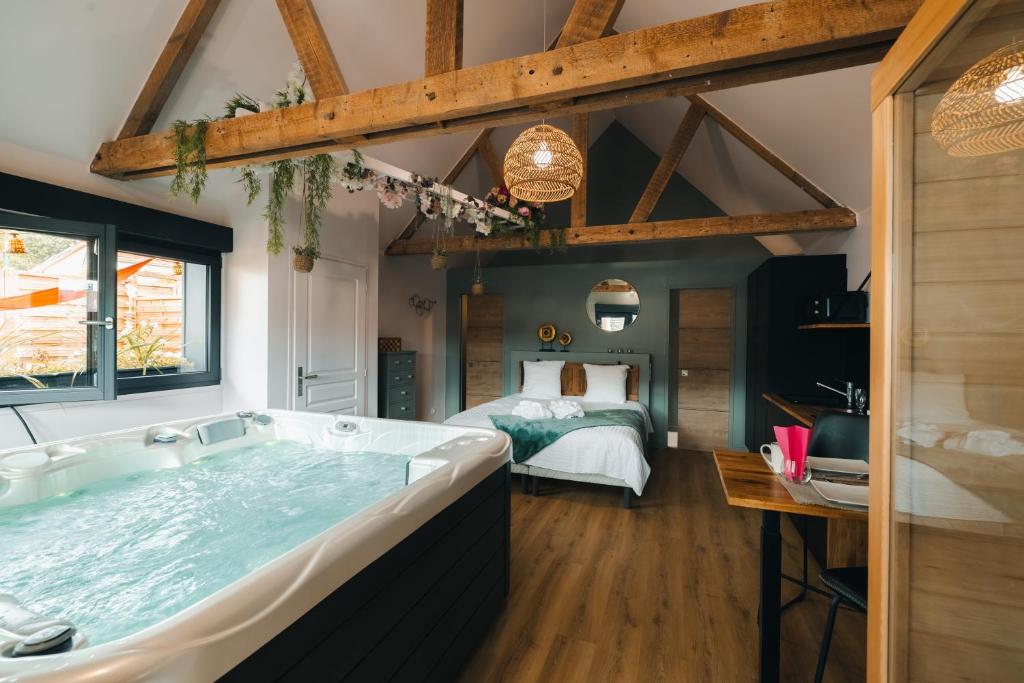 Vue d'ensemble -  Suite Love Room - Au coin de Paradis