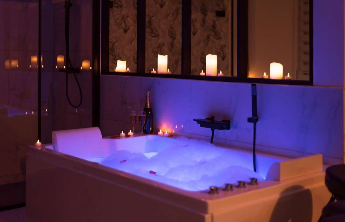 Baignoire Balnéo - Le Diamant Secret