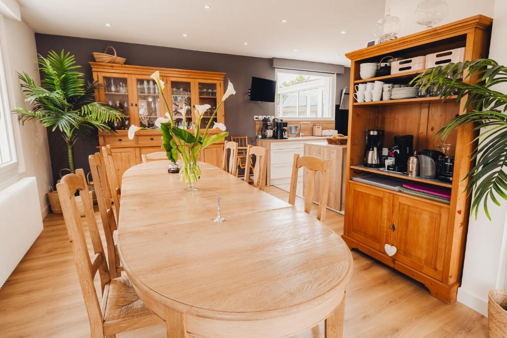 Salle à manger commune - Suite Balnéo - Au coin de Paradis