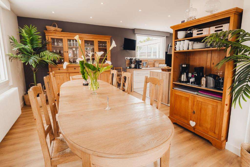 Salle à manger commune - Suite Balnéo - Au coin de Paradis